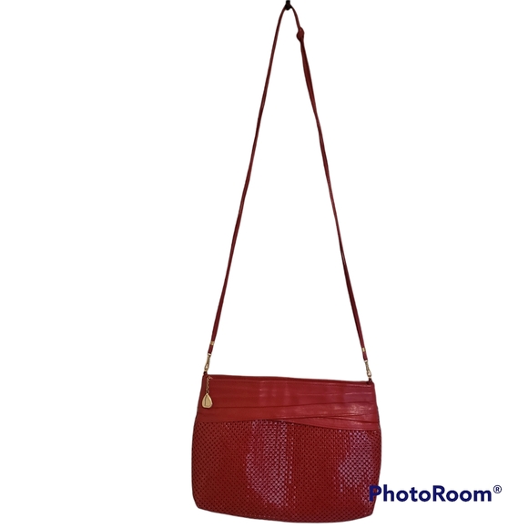 Whiting & Davis Handbags - Vintage Whiting & Davis Metal Mesh Evening Shoulder Bag